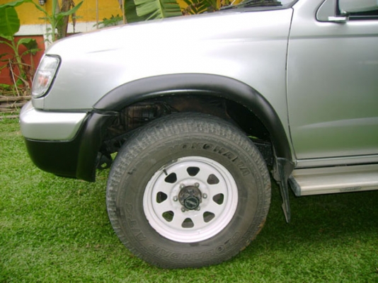 NISSAN FRONTIER KING CAB 4 WD BENZIN 24 จากโรงงาน LPG