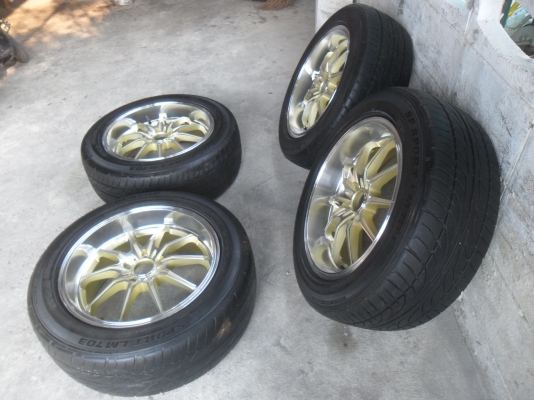 ล้อแม็ก 18นิ้ว 5รู114 พร้อมยาง สวยๆ 4 ล้อ ราคา 8900 บาท