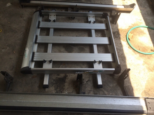 บันไดข้าง+แร็กใส่ของบนหลังคาราคาแบ่งกันใช้ บันไดข้าง+แร็กใส่ของบนหลังคาราคาแบ่งกันใช้