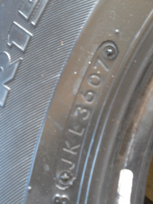 215/70R15 BRIDGESTONE  LEO RV ชุด 4 เส้น  TEL.081-427-3941