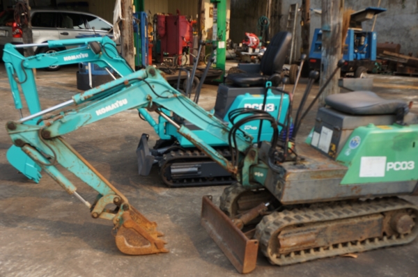 ขายรถขุดขนาดจิ๋ว KOMUTSU PC03 ใส่ท้ายรถปิคอัพสบาย ขายรถขุดขนาดจิ๋ว KOMUTSU PC03 ใส่ท้ายรถปิคอัพสบาย