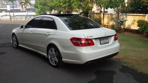 E200 CGI ปี 2013 7G หลังคาแก้ว E200 CGI ปี 2013 7G หลังคาแก้ว
