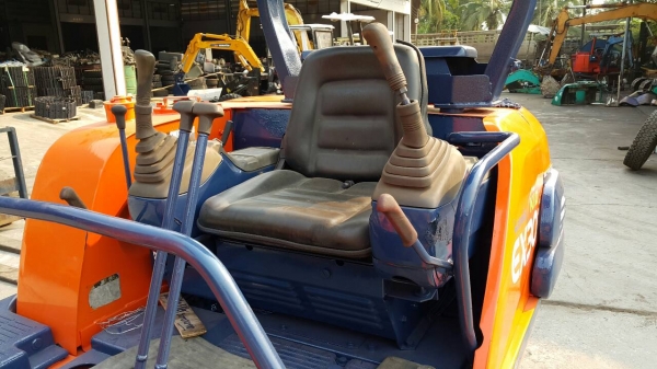 ขาย รถขุด HITACHI  รุ่น EX30-2-  มือสองญี่ปุ่น แทร็กเหล็ก มีไลน์ ใส่หัวระแทกได้ ปั้มนิ้ว แล้ว มือถือ/LINE ID :0818753444