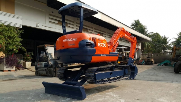 ขาย รถขุด HITACHI  รุ่น EX30-2-  มือสองญี่ปุ่น แทร็กเหล็ก มีไลน์ ใส่หัวระแทกได้ ปั้มนิ้ว แล้ว มือถือ/LINE ID :0818753444