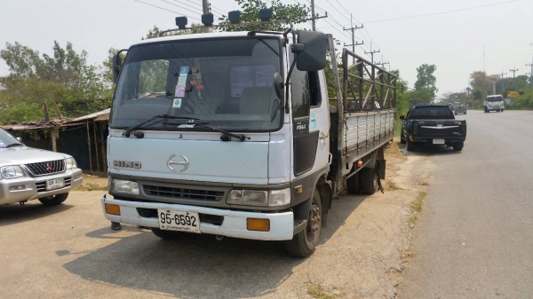 รถหกล้อ FB4J  เครื่องดี เอกสารพร้อมโอน