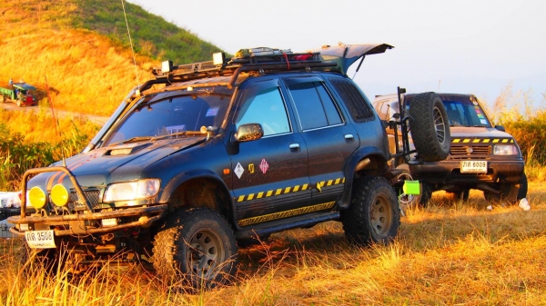 ขอขายล้อ ขอบ 15 5รู 139.7 พร้อมยาง achilles 31 ครับ ขอขายล้อ ขอบ 15 5รู 139.7 พร้อมยาง achilles 31 ครับ