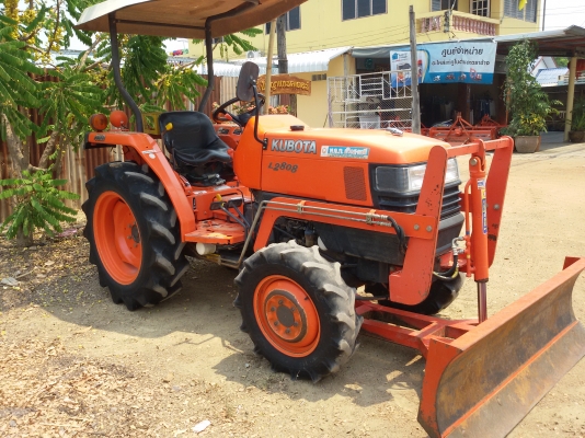 ปัญญาแทรคเตอร์..จัดมาให้ครับ ด่วน!!!คูโบต้า L2808 ใบมีดคานล่าง พร้อมผาน 5 รถไร่สีเดิมๆ จัดส่ง อ.ด่านช้าง จ.สุพรรณบุรี