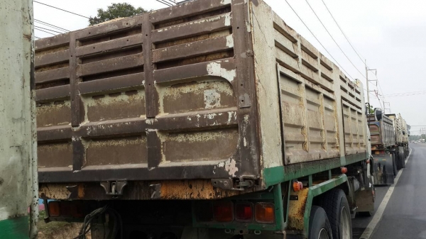 ขายดั้มHINO 334พ่วงแม่-ลูก ดั้มดินคอกเหล็ก ลูก3เพลา ยาว6.80ม พ.เพาเวอร์ เบรกทิฟฟี่ เครื่องดี ภายในสวย แอร์เย็น ยางดี รถวิ่งสุรินทร์-ศรีษะเกษ-อุบล สภาพพร้อมใช้งาน เอกสารพ้อมโอน สนใจโทร 090-8588220คุณนะ 093-3258446คุณบิวตี้ ID:narong498 หรือ www.truck.in.th