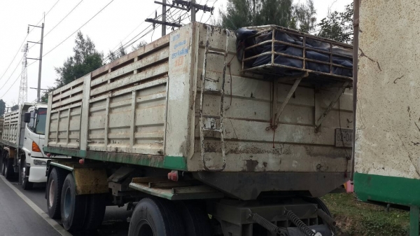 ขายดั้มHINO 334พ่วงแม่-ลูก ดั้มดินคอกเหล็ก ลูก3เพลา ยาว6.80ม พ.เพาเวอร์ เบรกทิฟฟี่ เครื่องดี ภายในสวย แอร์เย็น ยางดี รถวิ่งสุรินทร์-ศรีษะเกษ-อุบล สภาพพร้อมใช้งาน เอกสารพ้อมโอน สนใจโทร 090-8588220คุณนะ 093-3258446คุณบิวตี้ ID:narong498 หรือ www.truck.in.th