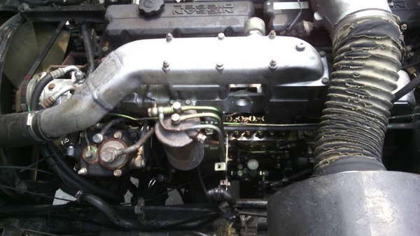 ขายด่วนรถบรรทุกสิบล้อหัวลาก นิสสัน UD320