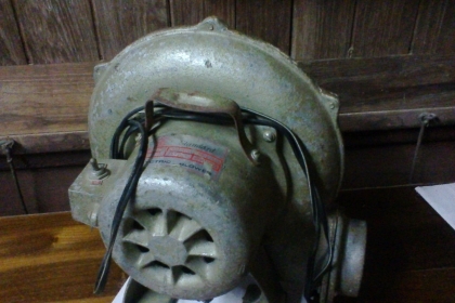 ตัวเป่าลม 2.5 นิ้วสภาพเดิมๆครับพร้อมใช้  ขนาด 2.5  นิ้ว โครงสร้างอะลูมิเนียมครับ แรงๆครับ  ราคานี้คุ้มครับ