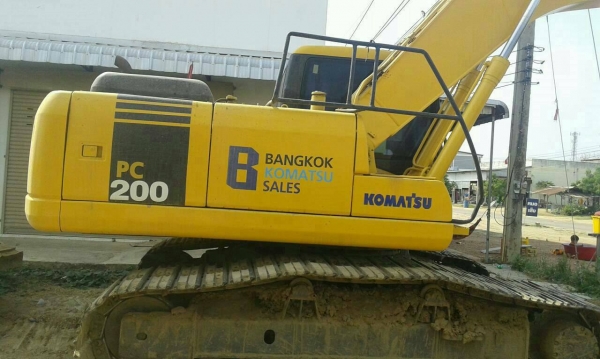 **1,700,000 บ.ต่อรอง///แบคโฮPC200-7** ขาย แบคโฮ KOMATSU PC200-7 สวยๆ PC200-7 S.No.C72xxx ปี05 ไฟฟ้าเต็ม เครื่องเดิม ปั้มเดิม ใช้งาน 11,xxx ชั่วโมงเครื่องดีแน่น ปั้มดีแรง ทำงานดี เร็ว ไม่มีโหลด บูมอาร์มสวย ไม่ปะไม่ดาม ไม่ร้าว บุ้งกี๋หนา บูท/สลักแน่น เอวดี
