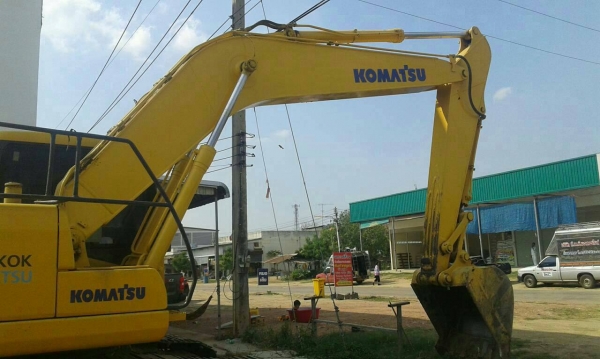 **1,700,000 บ.ต่อรอง///แบคโฮPC200-7** ขาย แบคโฮ KOMATSU PC200-7 สวยๆ PC200-7 S.No.C72xxx ปี05 ไฟฟ้าเต็ม เครื่องเดิม ปั้มเดิม ใช้งาน 11,xxx ชั่วโมงเครื่องดีแน่น ปั้มดีแรง ทำงานดี เร็ว ไม่มีโหลด บูมอาร์มสวย ไม่ปะไม่ดาม ไม่ร้าว บุ้งกี๋หนา บูท/สลักแน่น เอวดี