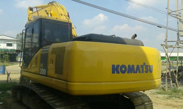 **1,700,000 บ.ต่อรอง///แบคโฮPC200-7** ขาย แบคโฮ KOMATSU PC200-7 สวยๆ PC200-7 S.No.C72xxx ปี05 ไฟฟ้าเต็ม เครื่องเดิม ปั้มเดิม ใช้งาน 11,xxx ชั่วโมงเครื่องดีแน่น ปั้มดีแรง ทำงานดี เร็ว ไม่มีโหลด บูมอาร์มสวย ไม่ปะไม่ดาม ไม่ร้าว บุ้งกี๋หนา บูท/สลักแน่น เอวดี