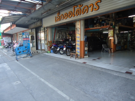 ขายอาคารพาณชย์ริมถนนลาดพร้าว72--เจ้าของขายเอง