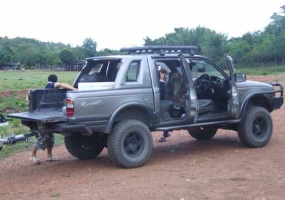 Ranger 4x4 สี่ประตู Hurricane ตัว Top Ranger 4x4 สี่ประตู Hurricane ตัว Top