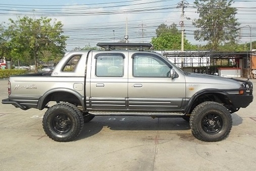 Ranger 4x4 สี่ประตู Hurricane ตัว Top Ranger 4x4 สี่ประตู Hurricane ตัว Top