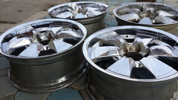 ขอบ 20 6รู โครเมี่ยม แม็กเปล่าไม่มียาง