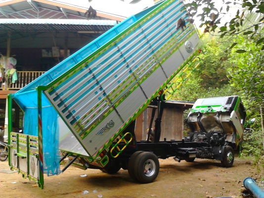 ขายหกล้อเมก้า 500  FC9JJ เครื่อง 150 แรง ปี 54   มี 6 เกียร์ ออกห้าง ใช้งานน้อย