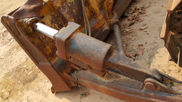 ขายรถแทรกเตอร์ CAT.D5-B เกียร์ตัด ตีนไก่ เครื่องฝาบาง รถสวยราคา.650000 ต่อรอง