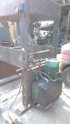 Sell> ขายแท่นอัดไฮดรอลิค 60 ตัน ระบบไฟฟ้า หน้ากว้างพิเศษ 95 เซน หนา 80 เซน แกนยาว 50 เซน Sell> ขายแท่นอัดไฮดรอลิค 60 ตัน ระบบไฟฟ้า หน้ากว้างพิเศษ 95 เซน หนา 80 เซน แกนยาว 50 เซน