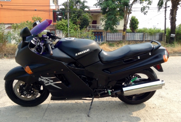 มาใหม่ Kawasaki zzr1100cc.