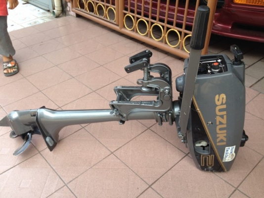 เครืองเรือ SUZUKI 2 เเรงของมาจากญี่ปุ่นสภาพสวยตามรูป