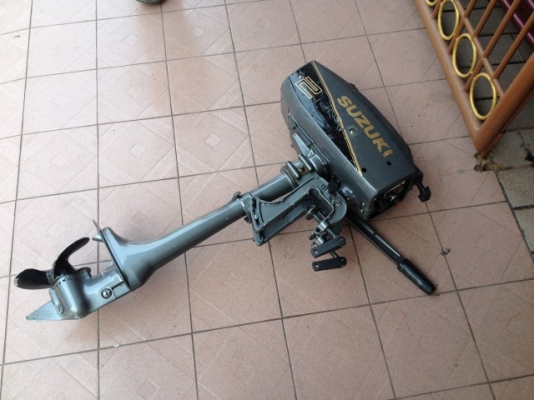 เครืองเรือ SUZUKI 2 เเรงของมาจากญี่ปุ่นสภาพสวยตามรูป