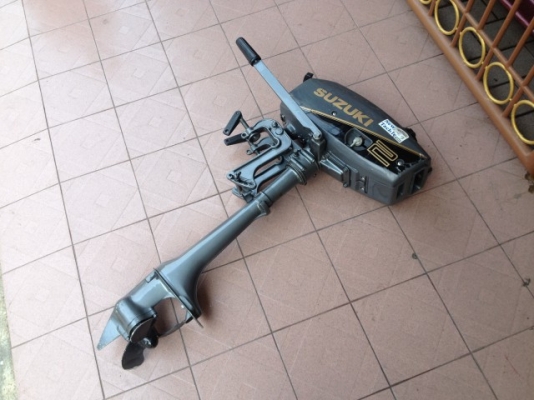 เครืองเรือ SUZUKI 2 เเรงของมาจากญี่ปุ่นสภาพสวยตามรูป