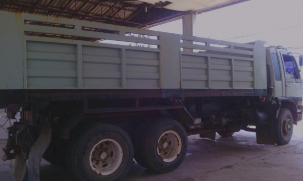 ขายด่วน  รถสิบล้อสองเพลาดั้มพ์  HINO  FM  3M  240  พร้อมใช้งาน เอกสารพร้อม