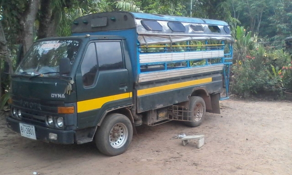 ขายรถสองแถว 4 ล้อกลาง DYNA