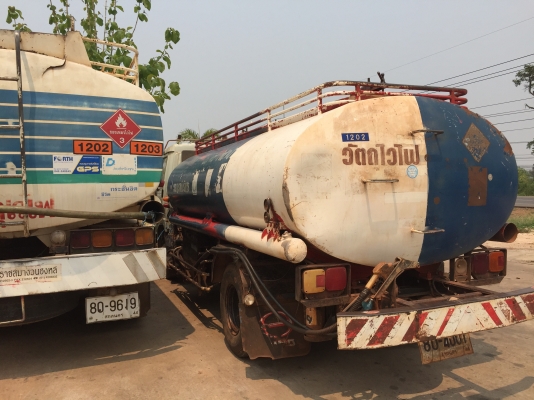 HINO. FB. 120 รถบรรทุกน้ำมัน