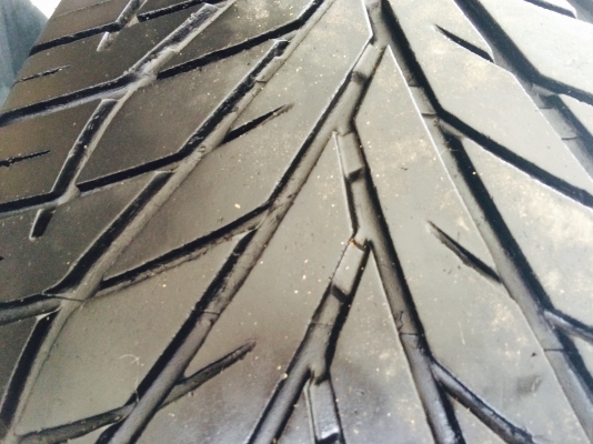 ขายล้อขอบ 20 กว้าง9 et 20. 6รู139พร้อมยางToyo 265-50-20สวยๆครับ