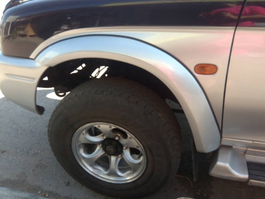 ขายหรือแลกรถเก๋ง ขายหรือแลกรถเก๋ง