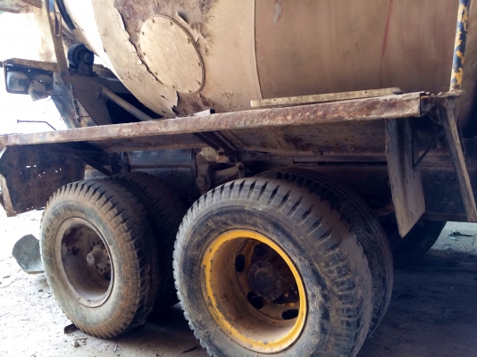 ขายด่วน  รถโม่ปูน  สิบล้อหัวยาว เพลาเดียว  รถใช้งานได้ตามปกติ  เอกสารพร้อม