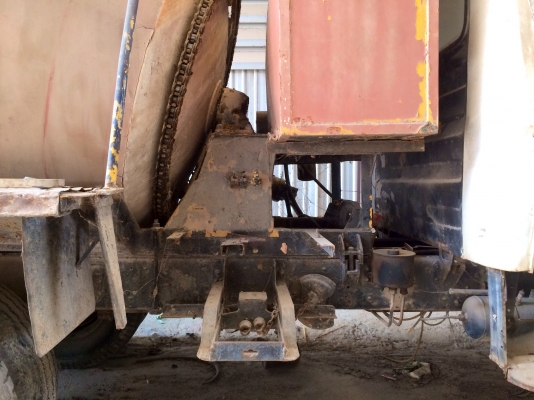 ขายด่วน  รถโม่ปูน  สิบล้อหัวยาว เพลาเดียว  รถใช้งานได้ตามปกติ  เอกสารพร้อม