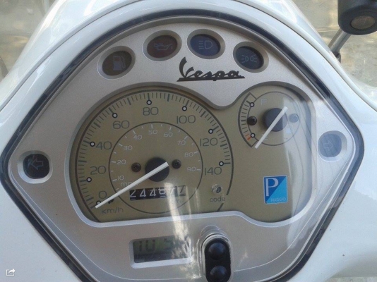 Vespa lx150ปี10ทะเบียนพร้อมโอน แถวชิวหน้า Vespa lx150ปี10ทะเบียนพร้อมโอน แถวชิวหน้า