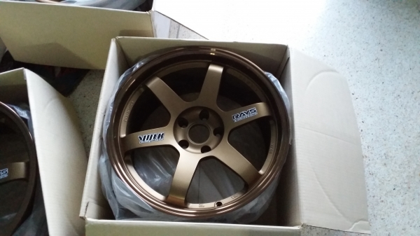 ขายแม็ก te37 แม็กใหม่ครับ ขอบ18 หน้า 9.5  หลัง 10.5 หล่อๆ 1ชุดครับ