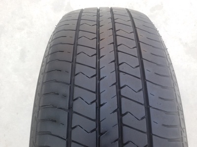 ขายยาง205/65/15 ปี 1313 DUNLOP SP D80 V4  4 เส้น