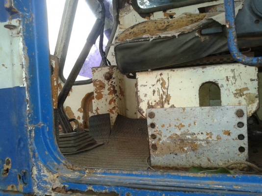 ขายแบคโฮ KOMATSU PC100-2 สภาพพร้อมใช้งาน ราคาถูกครับ ไม่มีเอกสาร