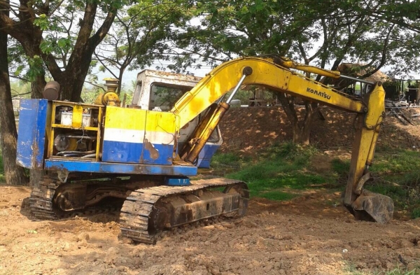 ขายแบคโฮ KOMATSU PC100-2 สภาพพร้อมใช้งาน ราคาถูกครับ ไม่มีเอกสาร
