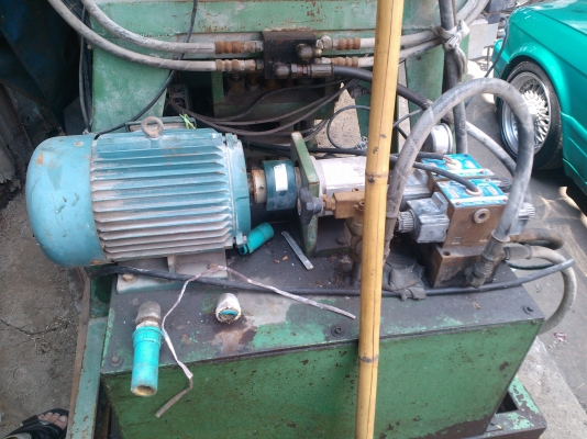 เครื่องปั๊มยาง