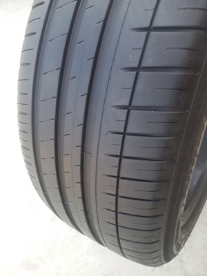 ขายยาง235/40/18 ปี 3813 MICHERLIN PILOT 3 1 คู่ ขายยาง235/40/18 ปี 3813 MICHERLIN PILOT 3 1 คู่