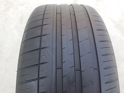 ขายยาง235/40/18 ปี 3813 MICHERLIN PILOT 3 1 คู่ ขายยาง235/40/18 ปี 3813 MICHERLIN PILOT 3 1 คู่