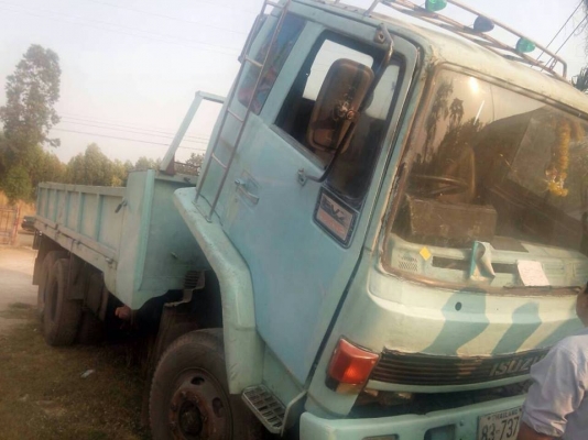 ขายสิบล้อ1เพลา อีซูซุร็อกกี้ เครื่อง165แรง พ.เพาเวอร์ เบรกทิฟฟี่ เครื่องดี คัชซีดี ยางดี สภาพพร้อมใช้งาน เอกสารพร้อมโอน สนใจโทร 090-8588220คุณนะ 093-3258446คุณบิวตี้ ID:narong498 หรือ www.truck.in.th/498 หรือfb:ณรงค์ ซื้อขายรถมือสอง(เว็บไซต์ส่วนตัว)