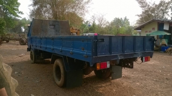 ขาย 6 ล้อ TOYOTA BU87 เครื่อง 14B 115 แรงม้า เกียร์สั้น คัสซีดีไม่บวมไม่หัก มีซับคัสซีเพิ่มความแข็งแรงเพราะเคยติดเครน ทะเบียนพร้อมโอนครับ