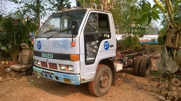 ขายหัวคัสซี 6 ล้อ ช่วงสั้น NKR58E ไม่มีเล่มทะเบียน คัสซีสวยจัดตลอดเส้น เครื่อง 4BE1 110 แรงม้า พาวเวอร์ หัวเก๋งสวย ราคาต่อรองได้ครับ