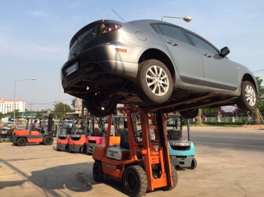 ขายฟอร์คลิฟต์ TOYOTA 3FD30 ,  3ตัน ,ดีเซล ,  เกียร์ MT, สภาพสวยมากครับ ( SPECS JAPAN )  ( รับประกันเครื่องยนต์และระบบ 3 เดือน )  นำเข้าจากญี่ปุ่น