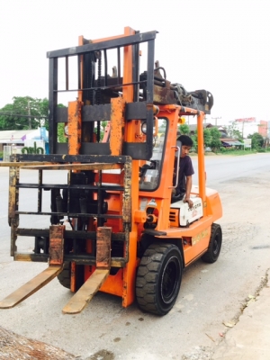 ขายฟอร์คลิฟต์ TOYOTA 3FD30 ,  3ตัน ,ดีเซล ,  เกียร์ MT, สภาพสวยมากครับ ( SPECS JAPAN )  ( รับประกันเครื่องยนต์และระบบ 3 เดือน )  นำเข้าจากญี่ปุ่น