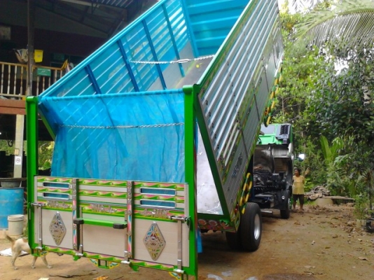 ขายหกล้อเมก้า 500  FC9JJ เครื่อง 150 แรง ปี 54   มี 6 เกียร์ ออกห้าง